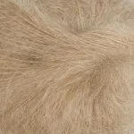 Permin Bella Kidmohair. Her i fargen 883267 Lys camel