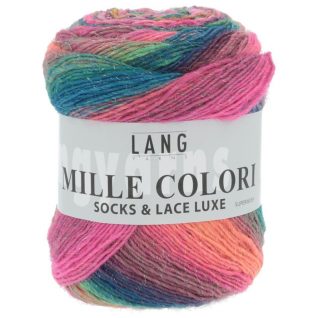 Mille colori socks and lace luxe. Garnet består av 73% ull, 25% nylon og 2% polyester. 100 g er 400 meter. Strikkefasthet 28 masker på pinne 3 er 10 cm. Her i fargen 50