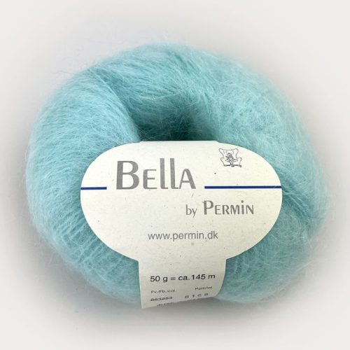 Bella fra Permin. Et lekkert mohairgarn som består av 75 % kid mohair, 20 % ull og 5% polyamid. Strikkefasthet: 14 m x 22 p på pinne 6. Leveres i 50 grams nøster som utgjør 145 meter. Her i fargen 253 mint.