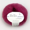 Bella fra Permin. Et lekkert mohairgarn som består av 75 % kid mohair, 20 % ull og 5% polyamid. Strikkefasthet: 14 m x 22 p på pinne 6. Leveres i 50 grams nøster som utgjør 145 meter. Her i fargen 268 Blomme