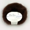 Bella fra Permin. Et lekkert mohairgarn som består av 75 % kid mohair, 20 % ull og 5% polyamid. Strikkefasthet: 14 m x 22 p på pinne 6. Leveres i 50 grams nøster som utgjør 145 meter. Her i fargen 279 brun.