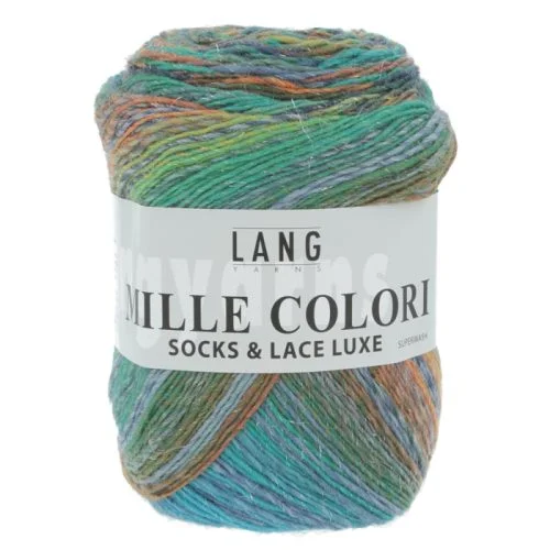 Mille colori socks and lace luxe. Garnet består av 73% ull, 25% nylon og 2% polyester. 100 g er 400 meter. Strikkefasthet 28 masker på pinne 3 er 10 cm. Her i fargen 152