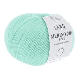 Merino 200 bebe er et strikkegarn fra Langyarns. Garnet inneholder 100% merinoull (extrafine mulesing free). 50 g ca 203 meter. Strikkefasthet 28 masker x 32 omganger på pinne 3 = 10 x 10 cm. Garnet passer like godt til både barn og voksne. Her i fargen 373.