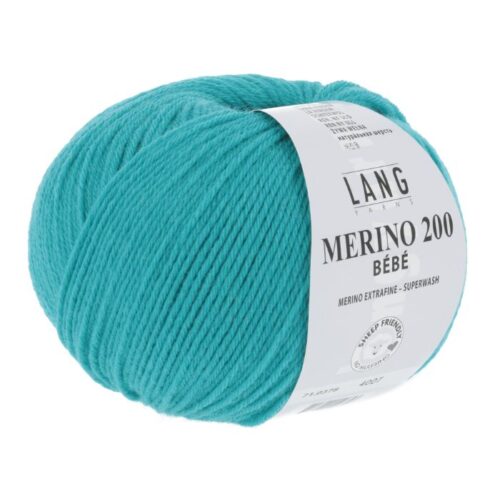 Merino 200 bebe er et strikkegarn fra Langyarns. Garnet inneholder 100% merinoull (extrafine mulesing free). 50 g ca 203 meter. Strikkefasthet 28 masker x 32 omganger på pinne 3 = 10 x 10 cm. Garnet passer like godt til både barn og voksne. Her i fargen 378.
