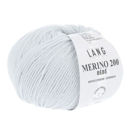Merino 200 bebe er et strikkegarn fra Langyarns. Garnet inneholder 100% merinoull (extrafine mulesing free). 50 g ca 203 meter. Strikkefasthet 28 masker x 32 omganger på pinne 3 = 10 x 10 cm. Garnet passer like godt til både barn og voksne. Her i fargen 506.