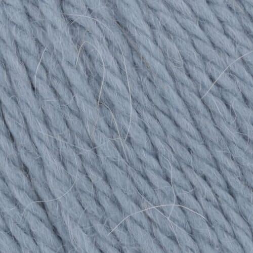 Utsnitt bilde av Carpe Diem et luksuriøst garn fra Langyarns. Inneholder 70% merino ekstra fin merinoull (mulesing free) og 30% Alpaca. Passer pinne 6. Her i fargen 33.