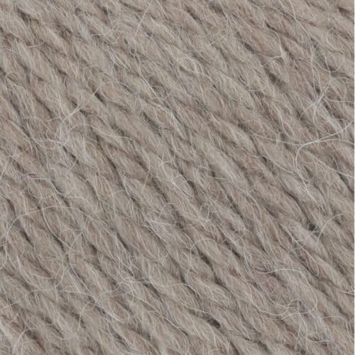 Utsnitt bilde av Carpe Diem et luksuriøst garn fra Langyarns. Inneholder 70% merino ekstra fin merinoull (mulesing free) og 30% Alpaca. Passer pinne 6. Her i fargen 339.
