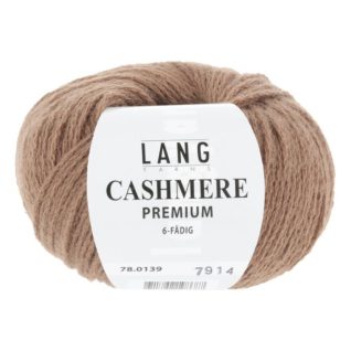 Cashmere Premium fra LangYarns er et 6 trådet cashmere garn som leveres i 25 grams nøster. Benyttes ofte til Sophies skjerf og sjal fra Petiteknit. Strikkefastheten er 22 masker x 34 omganger = 10 x 10 cm. Anbefalt pinne 3,5 - 4,5 mm. Her i fargen kamel 139.