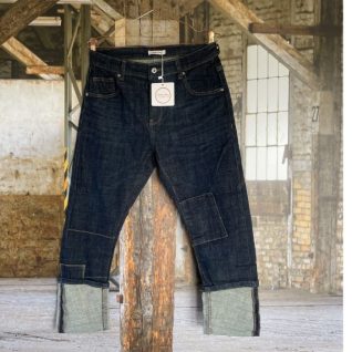 Cabana Living Moon jeans. Inneholder: 98% bomull / 2% elastan. Str S - XL. Størrelse Small - XLarge.