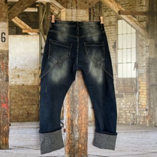 Cabana Living Siggi jeans. Inneholder: 60% cotton, 2% elastan, 38% polyester. Størrelse Small - XLarge.