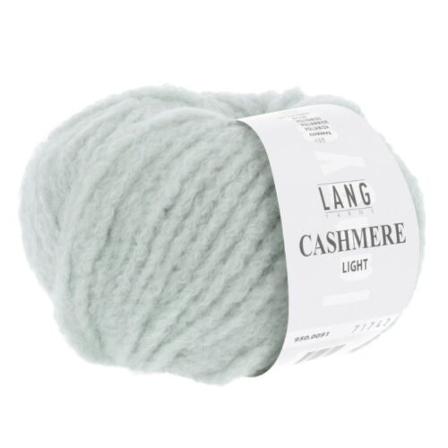 Cashmere Light fra Langyarns. Inneholder 88% Kashmir og 12% Polyamid. Strikkefasthet 20 masker x 31 omganger = 10 x 10 cm. Anbefalt pinne 5,5 og 6 mm. Her i fargen 0091.
