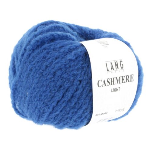 Cashmere Light fra Langyarns. Inneholder 88% Kashmir og 12% Polyamid. Strikkefasthet 20 masker x 31 omganger = 10 x 10 cm. Anbefalt pinne 5,5 og 6 mm. Her i fargen 0006.