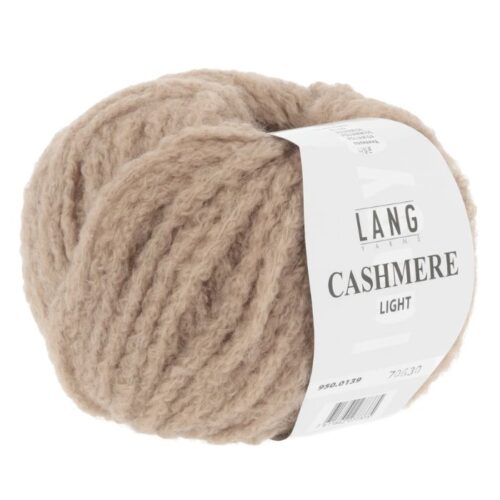 Cashmere Light fra Langyarns. Inneholder 88% Kashmir og 12% Polyamid. Strikkefasthet 20 masker x 31 omganger = 10 x 10 cm. Anbefalt pinne 5,5 og 6 mm. Her i fargen 0139
