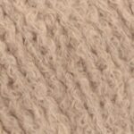 Cashmere Light fra Langyarns. Inneholder 88% Kashmir og 12% Polyamid. Strikkefasthet 20 masker x 31 omganger = 10 x 10 cm. Anbefalt pinne 5,5 og 6 mm. Her i fargen 139. Bildet viser garnets struktur.