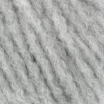 Cashmere Light fra Langyarns. Inneholder 88% Kashmir og 12% Polyamid. Strikkefasthet 20 masker x 31 omganger = 10 x 10 cm. Anbefalt pinne 5,5 og 6 mm. Her i fargen 3. Bildet viser garnets struktur.