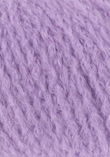 Cashmere Light fra Langyarns. Inneholder 88% Kashmir og 12% Polyamid. Strikkefasthet 20 masker x 31 omganger = 10 x 10 cm. Anbefalt pinne 5,5 og 6 mm. Her i fargen 45. Bildet viser garnets struktur.