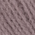 Cashmere Light fra Langyarns. Inneholder 88% Kashmir og 12% Polyamid. Strikkefasthet 20 masker x 31 omganger = 10 x 10 cm. Anbefalt pinne 5,5 og 6 mm. Her i fargen 48. Bildet viser garnets struktur.
