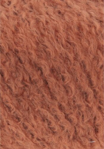 Cashmere Light fra Langyarns. Inneholder 88% Kashmir og 12% Polyamid. Strikkefasthet 20 masker x 31 omganger = 10 x 10 cm. Anbefalt pinne 5,5 og 6 mm. Her i fargen 59. Bildet viser garnets struktur.