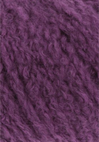 Cashmere Light fra Langyarns. Inneholder 88% Kashmir og 12% Polyamid. Strikkefasthet 20 masker x 31 omganger = 10 x 10 cm. Anbefalt pinne 5,5 og 6 mm. Her i fargen 65. Bildet viser garnets struktur.