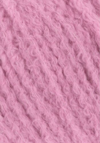 Cashmere Light fra Langyarns. Inneholder 88% Kashmir og 12% Polyamid. Strikkefasthet 20 masker x 31 omganger = 10 x 10 cm. Anbefalt pinne 5,5 og 6 mm. Her i fargen 85. Bildet viser garnets struktur.