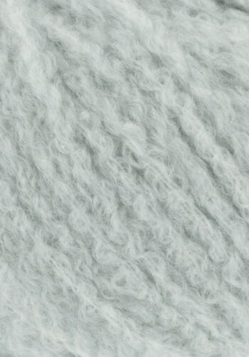 Cashmere Light fra Langyarns. Inneholder 88% Kashmir og 12% Polyamid. Strikkefasthet 20 masker x 31 omganger = 10 x 10 cm. Anbefalt pinne 5,5 og 6 mm. Her i fargen 91. Bildet viser garnets struktur.