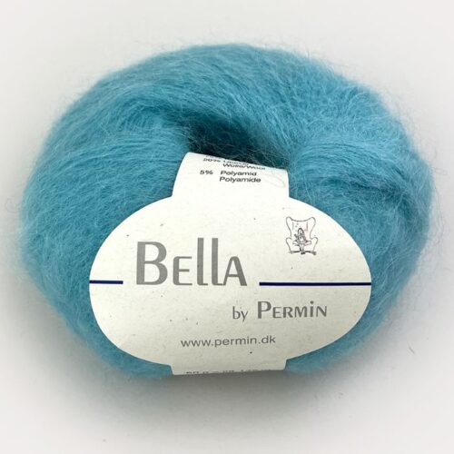 Bella fra Permin. Et lekkert mohairgarn som består av 75 % kid mohair, 20 % ull og 5% polyamid. Strikkefasthet: 14 m x 22 p på pinne 6. Leveres i 50 grams nøster som utgjør 145 meter. Her i fargen 883260 Turkis