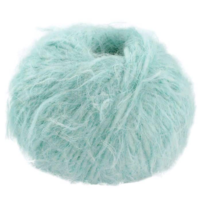 Fargeprøve av Lana Grossa Basta, farge 17 Lysblå.