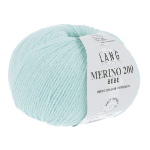 Merino 200 bebe er et strikkegarn fra Langyarns. Garnet inneholder 100% merinoull (extrafine mulesing free). 50 g ca 203 meter. Strikkefasthet 28 masker x 32 omganger på pinne 3 = 10 x 10 cm. Garnet passer like godt til både barn og voksne. Her i fargen 374.