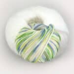 Fargeprøve av Lana Grossa Gelato, farge 06 og Permin Bella farge 201.