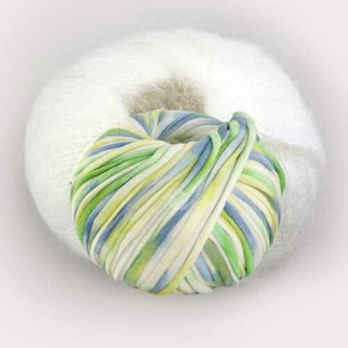 Fargeprøve av Lana Grossa Gelato, farge 06 og Permin Bella farge 201.