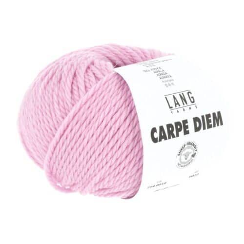 Produkt bilde av Carpe Diem et luksuriøst garn fra Langyarns. Inneholder 70% merino ekstra fin merinoull (mulesing free) og 30% Alpaca. Passer pinne 6. Her i fargen 19.