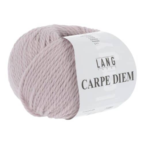 Produkt bilde av Carpe Diem et luksuriøst garn fra Langyarns. Inneholder 70% merino ekstra fin merinoull (mulesing free) og 30% Alpaca. Passer pinne 6. Her i fargen 148.