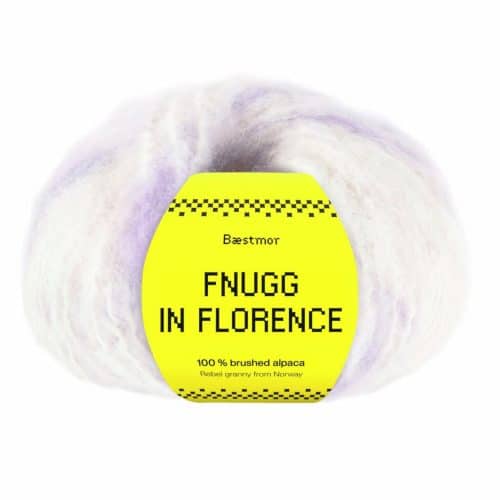 Fnugg i Florence er spunnet i 100 % børstet, naturlig alpakka – superlett, silkemykt og luftig som et fnugg. Her i fargen 949 multi purple.