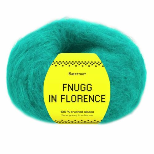Fnugg i Florence er spunnet i 100 % børstet, naturlig alpakka – superlett, silkemykt og luftig som et fnugg. Her i fargen 953 tropical blue