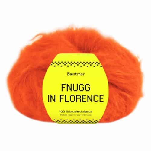 Fnugg i Florence er spunnet i 100 % børstet, naturlig alpakka – superlett, silkemykt og luftig som et fnugg. Her i fargen 963 orange.