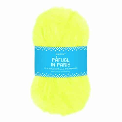 Nøste av Påfugl in Paris i fargen 7959 neon yellow - børstet mohairgarn med luftig og luksuriøs kvalitet.