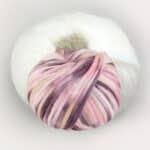 Fargeprøve av Lana Grossa Gelato, farge 11 og Permin Bella farge 201.