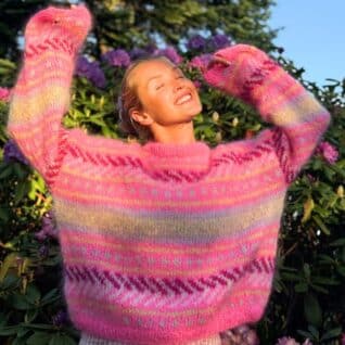 Strikkepakke Hanami genser – design av Ingrid Raadim i Påfugl in Paris