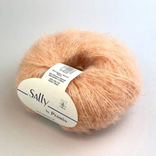 Sally by Permin garn i fargen 03 flamingo – fluffy og mykt børstet alpakkagarn.