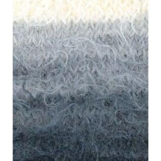 Fargeprøve av Lana Grossa Basta, farge 109 Hvit, lys, medium, mørk. Strikket prøve.