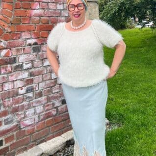 Strikkepakke Aurora – The Nordic Sweater i ensfarget Basta
