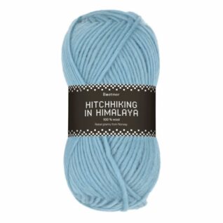 Fargeprøve av Bæstmor- Hitchhiking in Himalaya. Farge 8008 light denim.